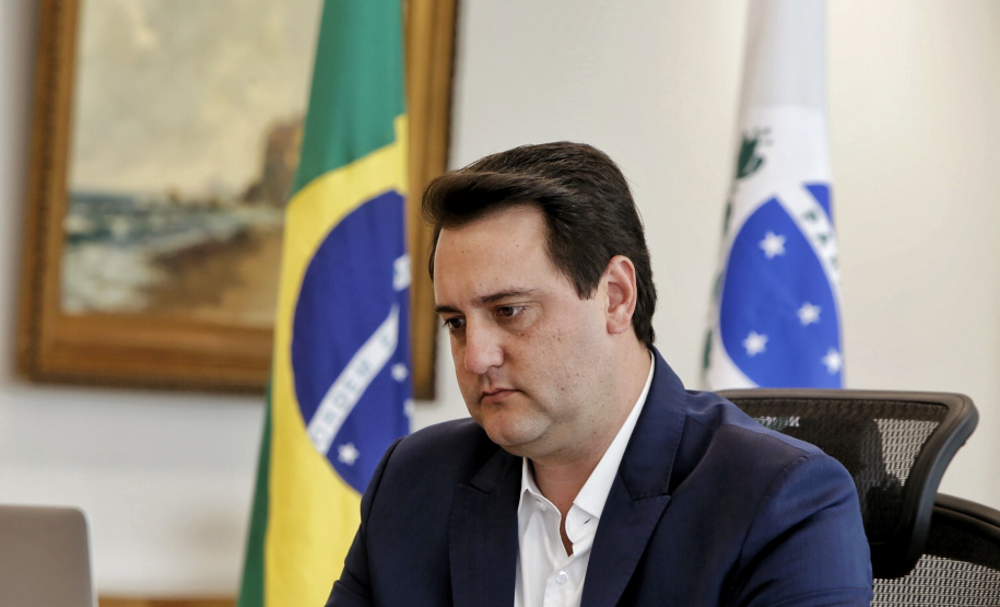 Governador Carlos Massa Ratinho Junior participou nesta quinta-feira (8) de um painel no evento Superagro, promovido pela revista Exame, e destacou os principais incentivos do Governo do Estado no setor. O painel também contou com a participação dos governadores do Mato Grosso, Mauro Mendes, da Bahia, Rui Costa, e do Rio Grande do Sul, Eduardo Leite. - Curitiba, 08/04/2021 - Foto: Gilson Abreu/AEN