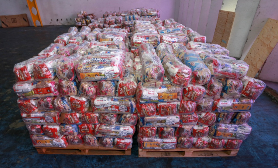 A edição 2021 da campanha Cesta Solidária Paraná, encerrada na terça-feira (06), conseguiu arrecadar mais de 200 toneladas de alimentos. . Foto: Valdelino Pontes