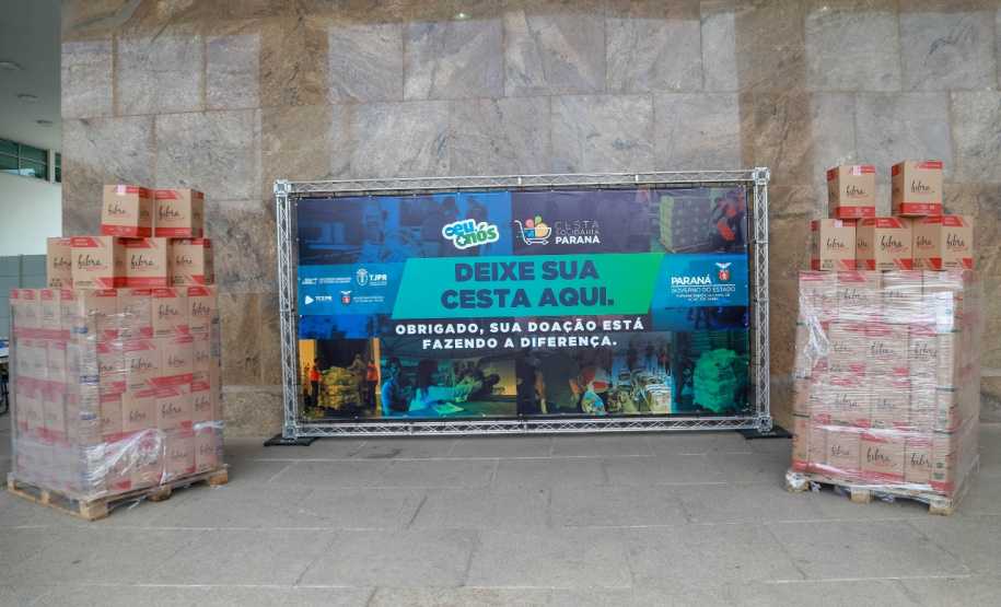 A edição 2021 da campanha Cesta Solidária Paraná, encerrada na terça-feira (06), conseguiu arrecadar mais de 200 toneladas de alimentos. . Foto: Valdelino Pontes