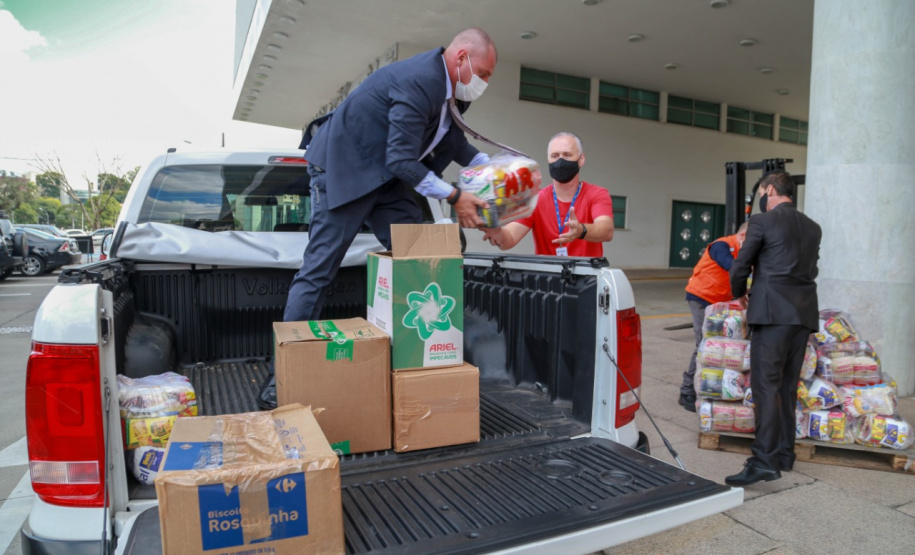 A edição 2021 da campanha Cesta Solidária Paraná, encerrada na terça-feira (06), conseguiu arrecadar mais de 200 toneladas de alimentos. . Foto: Valdelino Pontes