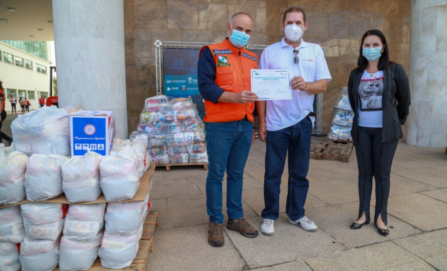 A edição 2021 da campanha Cesta Solidária Paraná, encerrada na terça-feira (06), conseguiu arrecadar mais de 200 toneladas de alimentos. . Foto: Valdelino Pontes