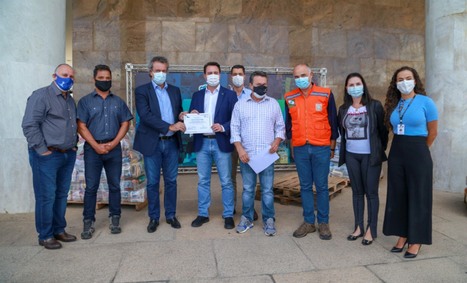 A edição 2021 da campanha Cesta Solidária Paraná, encerrada na terça-feira (06), conseguiu arrecadar mais de 200 toneladas de alimentos. . Foto: Valdelino Pontes