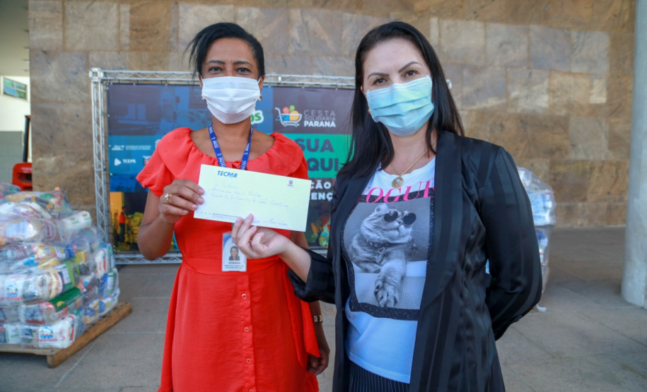 A edição 2021 da campanha Cesta Solidária Paraná, encerrada na terça-feira (06), conseguiu arrecadar mais de 200 toneladas de alimentos. . Foto: Valdelino Pontes