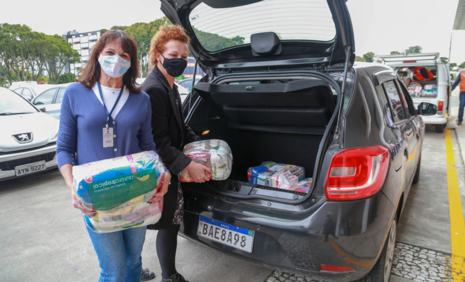 A edição 2021 da campanha Cesta Solidária Paraná, encerrada na terça-feira (06), conseguiu arrecadar mais de 200 toneladas de alimentos. . Foto: Valdelino Pontes
