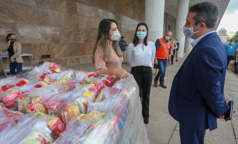A edição 2021 da campanha Cesta Solidária Paraná, encerrada na terça-feira (06), conseguiu arrecadar mais de 200 toneladas de alimentos. . Foto: Valdelino Pontes