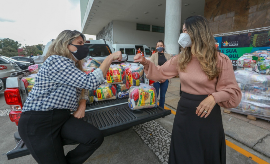 A edição 2021 da campanha Cesta Solidária Paraná, encerrada na terça-feira (06), conseguiu arrecadar mais de 200 toneladas de alimentos. . Foto: Valdelino Pontes