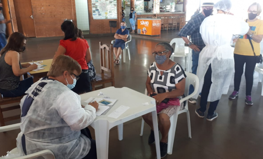 Vacinação contra a Covid-19 em Cambé. Foto:SESA