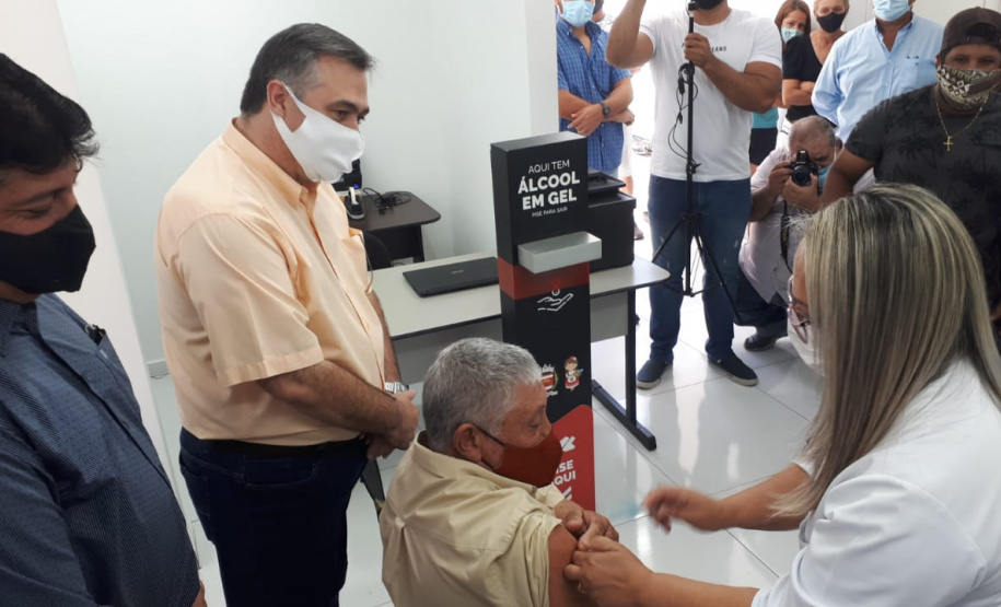 Vacinação contra a Covid-19 em Sertaneja. Foto:SESA