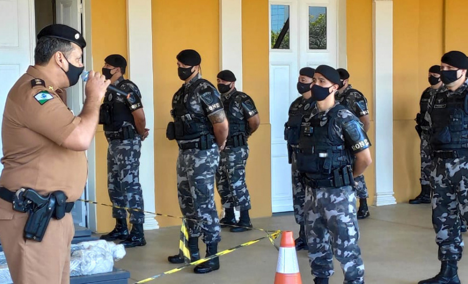 A semana começou com uma grande Operação da Polícia Militar nos Campos Gerais do estado para inibir crimes violentos contra o patrimônio e homicídios. Trata-se de uma malha de recobrimento em relação ao efetivo já existente na região. As equipes do Batalhão de Operações Especiais (BOPE) estarão empenhadas nos próximos 15 dias desenvolvendo abordagens, fiscalização e intensificação de policiamento preventivo em todo o estado. - Ponta Grossa, 12/04/2021 - Foto: Divulgação SESP