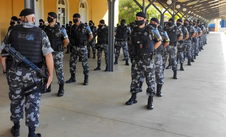 A semana começou com uma grande Operação da Polícia Militar nos Campos Gerais do estado para inibir crimes violentos contra o patrimônio e homicídios. Trata-se de uma malha de recobrimento em relação ao efetivo já existente na região. As equipes do Batalhão de Operações Especiais (BOPE) estarão empenhadas nos próximos 15 dias desenvolvendo abordagens, fiscalização e intensificação de policiamento preventivo em todo o estado. - Ponta Grossa, 12/04/2021 - Foto: Divulgação SESP