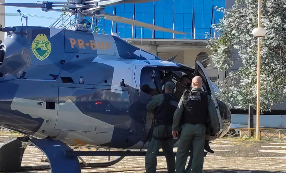 A semana começou com uma grande Operação da Polícia Militar nos Campos Gerais do estado para inibir crimes violentos contra o patrimônio e homicídios. Trata-se de uma malha de recobrimento em relação ao efetivo já existente na região. As equipes do Batalhão de Operações Especiais (BOPE) estarão empenhadas nos próximos 15 dias desenvolvendo abordagens, fiscalização e intensificação de policiamento preventivo em todo o estado. - Ponta Grossa, 12/04/2021 - Foto: Divulgação SESP
