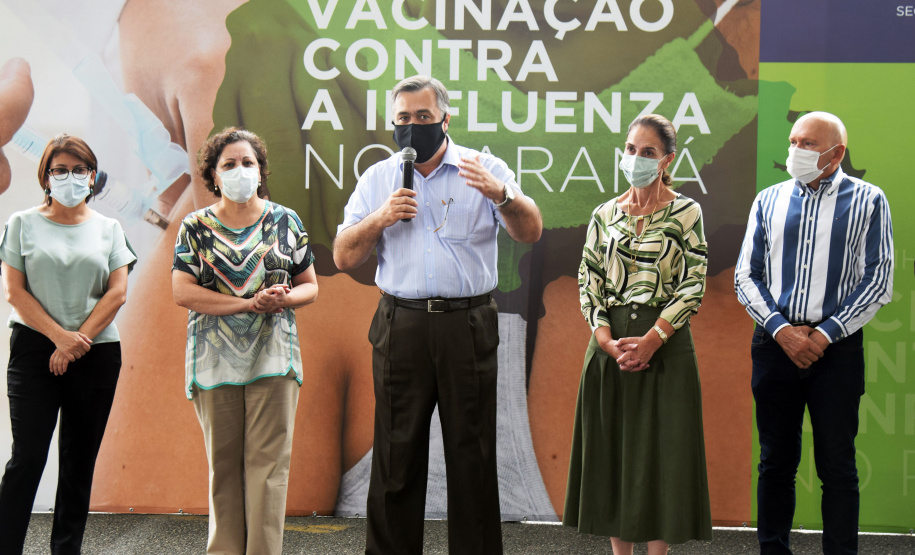 O Paraná iniciou a campanha nacional de vacinação contra a influenza nesta segunda-feira (12). A meta é imunizar contra a gripe pelo menos 90% do público-alvo, estimado em 4,4 milhões de pessoas. - Curitiba, 12/04/2021 - Foto: Américo Antonio/SESA
