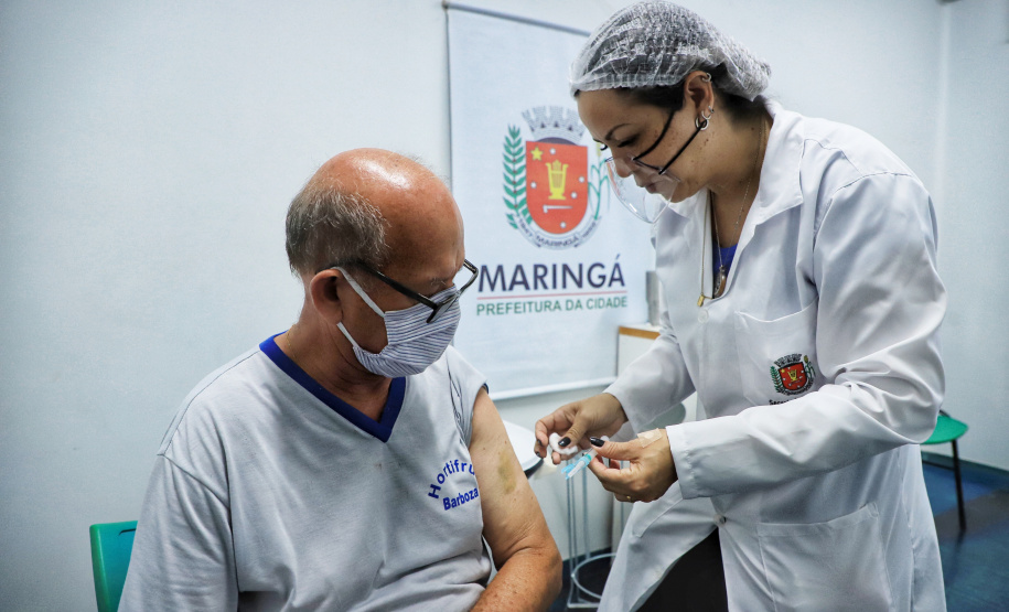 Vacinação aos fins de semana responde por 10,7% das doses aplicadas no Paraná