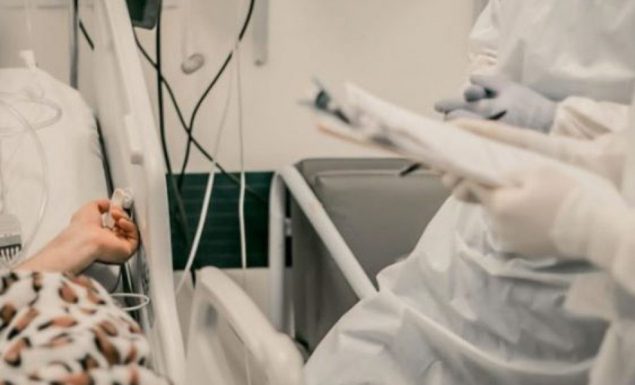 Três pacientes realizaram a ECMO (oxigenação por membrana extracorpórea), no Hospital Universitário do Oeste do Paraná (Huop).   -  Foto: Unioeste