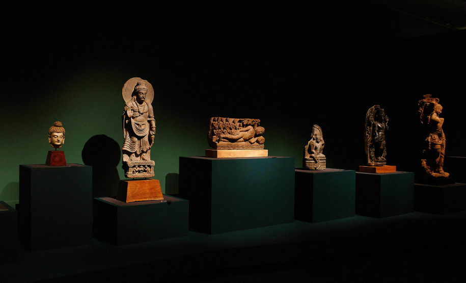 No dia 27/4 (terça), o Museu Oscar Niemeyer (MON) promoverá uma videoconferência com o colecionador, diplomata e professor Fausto Godoy, doador da coleção de arte asiática ao MON, que pode ser vista na exposição “Ásia: a Terra, os Homens, os Deuses”. A mostra está disponível para visita virtual gratuita pela plataforma gratuita Google Arts & Culture.  - Foto: Mariana Alves