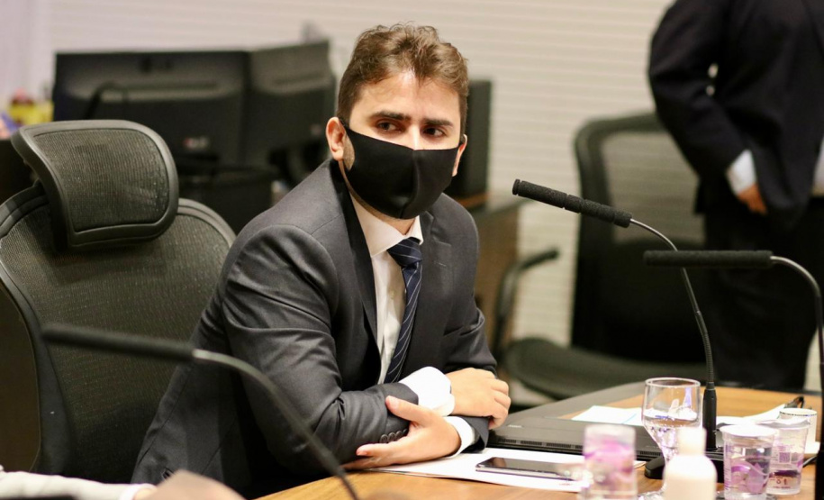 A Invest Paraná, agência de atração de investimentos do Governo do Estado, assinou nesta terça-feira (13) um acordo com o Banco de Desenvolvimento Fonplata. Vinculado aos países da Bacia do Prata (Argentina, Bolívia, Brasil, Paraguai e Uruguai), o banco financia projetos destinados a promover o desenvolvimento e a integração da região. Curitiba, 13/04/2021 - Foto: Camila Tonett