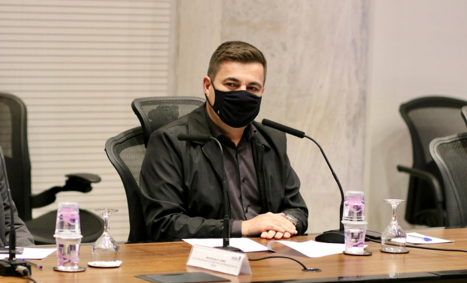 A Invest Paraná, agência de atração de investimentos do Governo do Estado, assinou nesta terça-feira (13) um acordo com o Banco de Desenvolvimento Fonplata. Vinculado aos países da Bacia do Prata (Argentina, Bolívia, Brasil, Paraguai e Uruguai), o banco financia projetos destinados a promover o desenvolvimento e a integração da região. Curitiba, 13/04/2021 - Foto: Camila Tonett