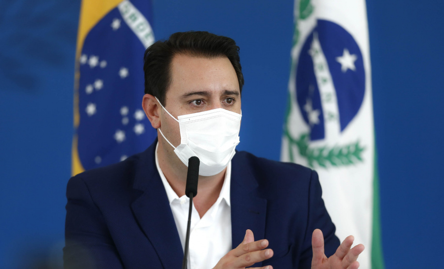 O governador Carlos Massa Ratinho Junior e o presidente da Assembleia Legislativa do Paraná, Ademar Traiano, lançaram nesta quarta-feira (14), no Palácio Iguaçu, a segunda edição do programa Paraná Mais Cidades, que disponibilizará meio bilhão para investimentos nos 399 municípios. Os recursos são do Tesouro Estadual e da sobra orçamentária do Poder Legislativo. - Curitiba, 14/04/2021 - Foto: Jonathan Campos/AEN