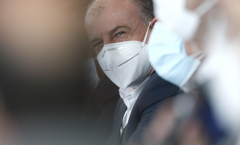 O governador Carlos Massa Ratinho Junior e o presidente da Assembleia Legislativa do Paraná, Ademar Traiano, lançaram nesta quarta-feira (14), no Palácio Iguaçu, a segunda edição do programa Paraná Mais Cidades, que disponibilizará meio bilhão para investimentos nos 399 municípios. Os recursos são do Tesouro Estadual e da sobra orçamentária do Poder Legislativo. - Curitiba, 14/04/2021 - Foto: Jonathan Campos/AEN