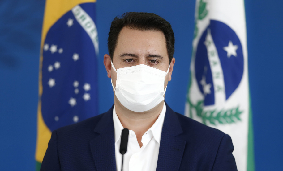 O governador Carlos Massa Ratinho Junior e o presidente da Assembleia Legislativa do Paraná, Ademar Traiano, lançaram nesta quarta-feira (14), no Palácio Iguaçu, a segunda edição do programa Paraná Mais Cidades, que disponibilizará meio bilhão para investimentos nos 399 municípios. Os recursos são do Tesouro Estadual e da sobra orçamentária do Poder Legislativo. - Curitiba, 14/04/2021 - Foto: Jonathan Campos/AEN