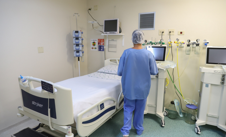 Hosp Lapa O governador Carlos Massa Ratinho Junior visita nesta quarta-feira (14) o Hospital Regional São Sebastião, na Lapa. A Secretaria de Estado da Saúde disponibiliza seis leitos de UTI no hospital. A unidade já conta com 40 leitos de enfermaria na estratégia de combate à Covid-19. 14/04/2021 - Foto: Geraldo Bubniak/AEN