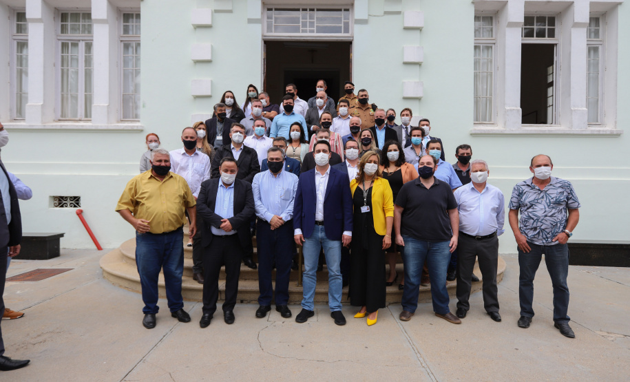 Hosp Lapa O governador Carlos Massa Ratinho Junior visita nesta quarta-feira (14) o Hospital Regional São Sebastião, na Lapa. A Secretaria de Estado da Saúde disponibiliza seis leitos de UTI no hospital. A unidade já conta com 40 leitos de enfermaria na estratégia de combate à Covid-19. 14/04/2021 - Foto: Geraldo Bubniak/AEN