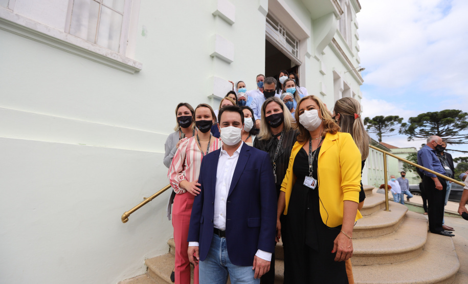 Hosp Lapa O governador Carlos Massa Ratinho Junior visita nesta quarta-feira (14) o Hospital Regional São Sebastião, na Lapa. A Secretaria de Estado da Saúde disponibiliza seis leitos de UTI no hospital. A unidade já conta com 40 leitos de enfermaria na estratégia de combate à Covid-19. 14/04/2021 - Foto: Geraldo Bubniak/AEN