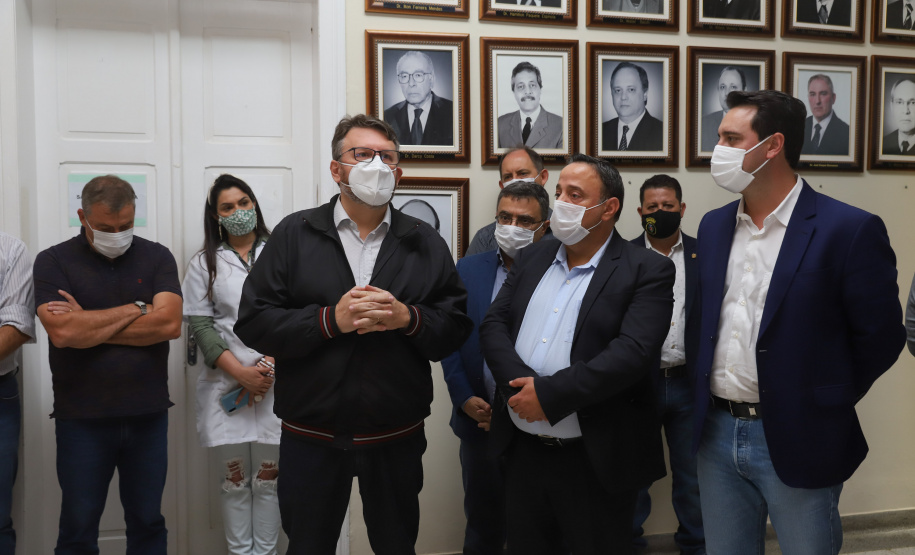 Hosp Lapa O governador Carlos Massa Ratinho Junior visita nesta quarta-feira (14) o Hospital Regional São Sebastião, na Lapa. A Secretaria de Estado da Saúde disponibiliza seis leitos de UTI no hospital. A unidade já conta com 40 leitos de enfermaria na estratégia de combate à Covid-19. 14/04/2021 - Foto: Geraldo Bubniak/AEN