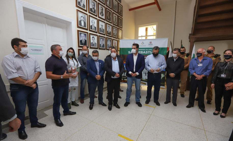 Hosp Lapa O governador Carlos Massa Ratinho Junior visita nesta quarta-feira (14) o Hospital Regional São Sebastião, na Lapa. A Secretaria de Estado da Saúde disponibiliza seis leitos de UTI no hospital. A unidade já conta com 40 leitos de enfermaria na estratégia de combate à Covid-19. 14/04/2021 - Foto: Geraldo Bubniak/AEN