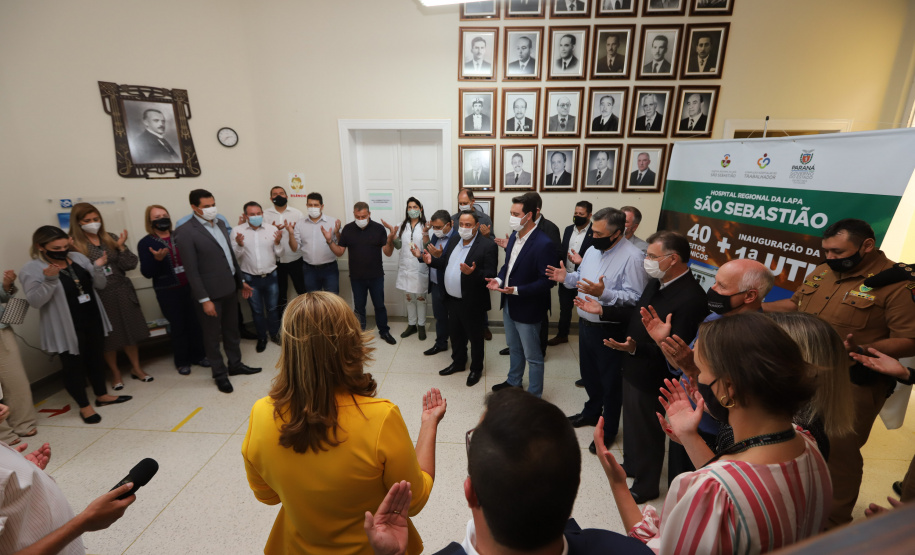 Hosp Lapa O governador Carlos Massa Ratinho Junior visita nesta quarta-feira (14) o Hospital Regional São Sebastião, na Lapa. A Secretaria de Estado da Saúde disponibiliza seis leitos de UTI no hospital. A unidade já conta com 40 leitos de enfermaria na estratégia de combate à Covid-19. 14/04/2021 - Foto: Geraldo Bubniak/AEN
