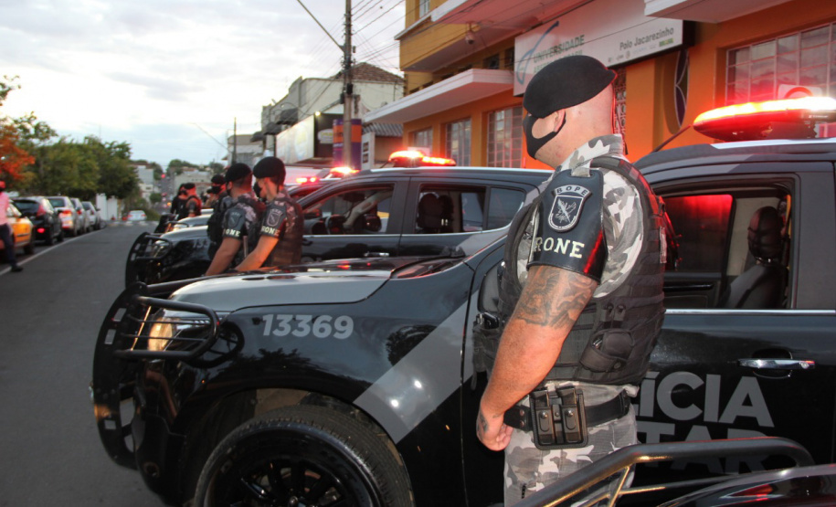 As equipes policiais atuantes pela Operação Pronta Resposta III iniciaram nesta terça-feira (13/04) os trabalhos de policiamento ostensivo e intensificação de ações preventivas na área do 2º Batalhão de Polícia Militar (2º BPM). - Jacarezinho, 14/04/2021 - Foto: PMPR/SESP-PR