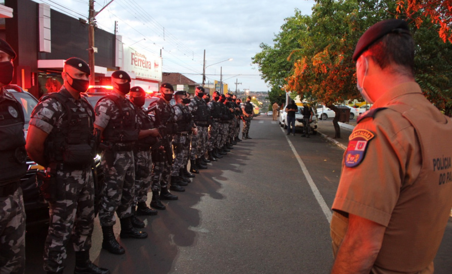 As equipes policiais atuantes pela Operação Pronta Resposta III iniciaram nesta terça-feira (13/04) os trabalhos de policiamento ostensivo e intensificação de ações preventivas na área do 2º Batalhão de Polícia Militar (2º BPM). - Jacarezinho, 14/04/2021 - Foto: PMPR/SESP-PR