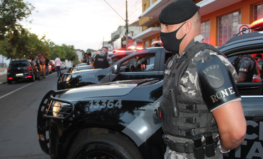 As equipes policiais atuantes pela Operação Pronta Resposta III iniciaram nesta terça-feira (13/04) os trabalhos de policiamento ostensivo e intensificação de ações preventivas na área do 2º Batalhão de Polícia Militar (2º BPM). - Jacarezinho, 14/04/2021 - Foto: PMPR/SESP-PR