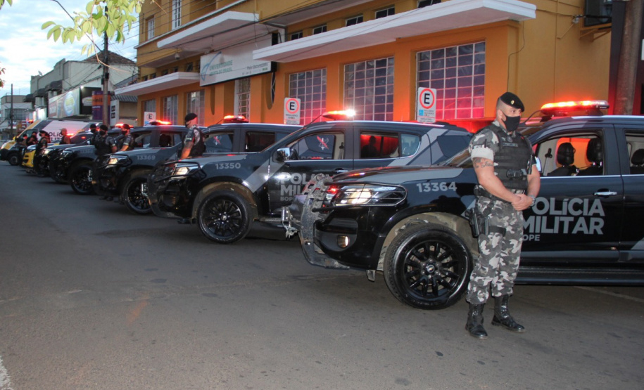 As equipes policiais atuantes pela Operação Pronta Resposta III iniciaram nesta terça-feira (13/04) os trabalhos de policiamento ostensivo e intensificação de ações preventivas na área do 2º Batalhão de Polícia Militar (2º BPM). - Jacarezinho, 14/04/2021 - Foto: PMPR/SESP-PR