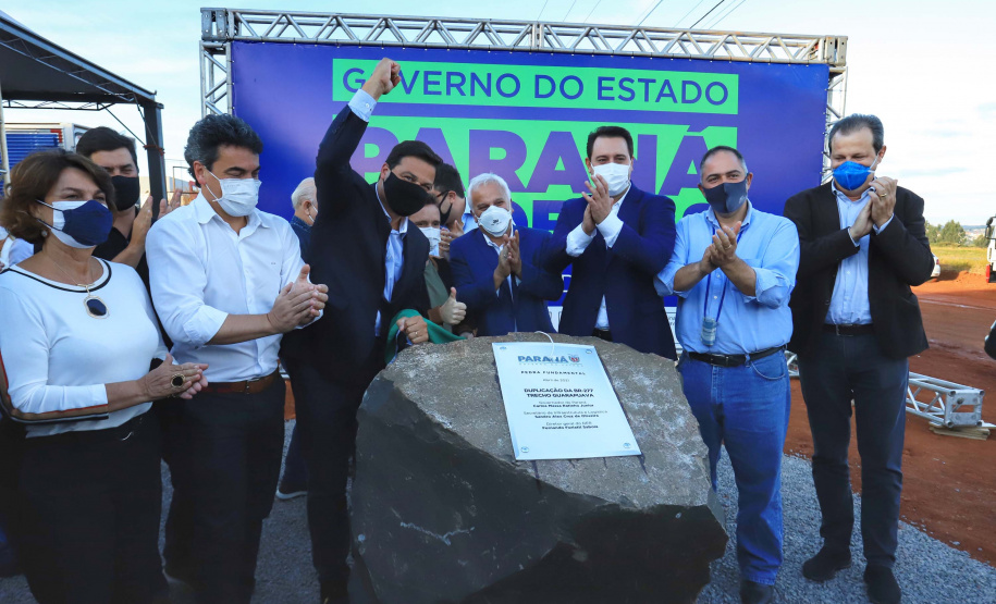 O governador Carlos Massa Ratinho Junior esteve nesta quarta-feira (14) em Guarapuava, na região Central do Estado, para vistoriar as obras de duplicação da BR-277 que cruza o perímetro urbano da cidade. Foto: José Fernando Ogura/AEN