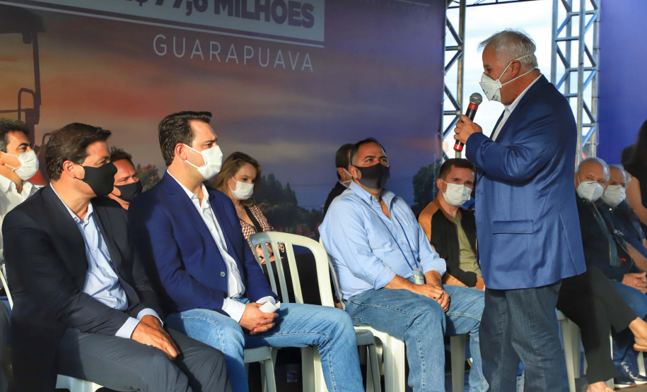 O governador Carlos Massa Ratinho Junior esteve nesta quarta-feira (14) em Guarapuava, na região Central do Estado, para vistoriar as obras de duplicação da BR-277 que cruza o perímetro urbano da cidade. Foto: José Fernando Ogura/AEN
