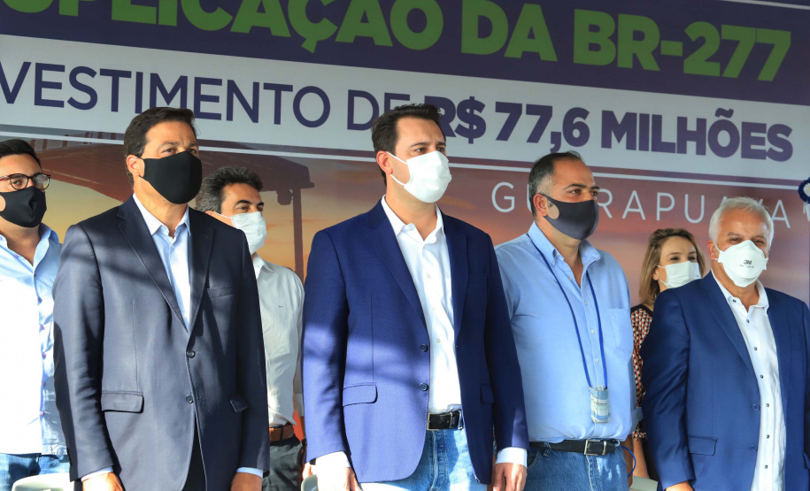 O governador Carlos Massa Ratinho Junior esteve nesta quarta-feira (14) em Guarapuava, na região Central do Estado, para vistoriar as obras de duplicação da BR-277 que cruza o perímetro urbano da cidade. Foto: José Fernando Ogura/AEN