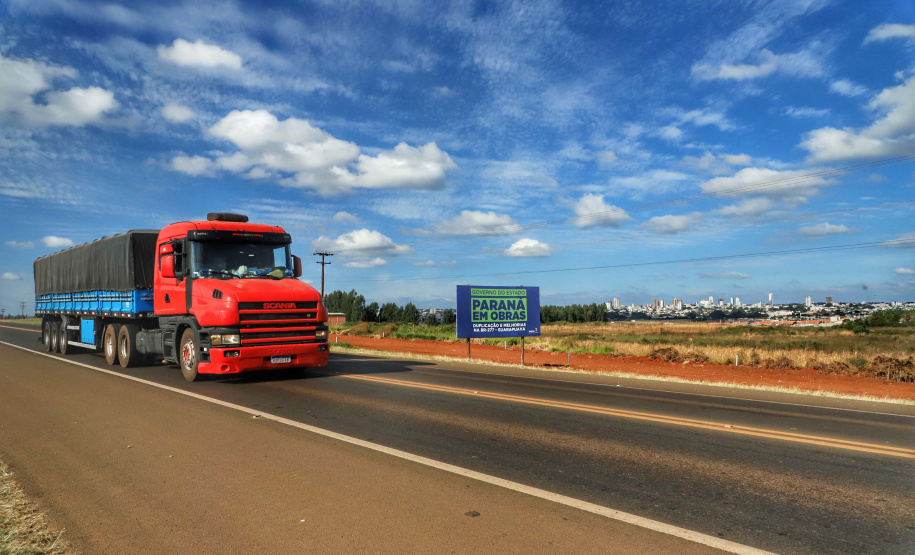 O governador Carlos Massa Ratinho Junior esteve nesta quarta-feira (14) em Guarapuava, na região Central do Estado, para vistoriar as obras de duplicação da BR-277 que cruza o perímetro urbano da cidade. Foto: José Fernando Ogura/AEN