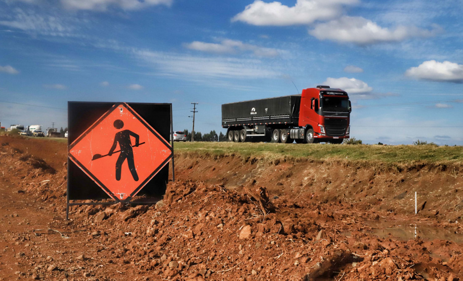 O governador Carlos Massa Ratinho Junior esteve nesta quarta-feira (14) em Guarapuava, na região Central do Estado, para vistoriar as obras de duplicação da BR-277 que cruza o perímetro urbano da cidade. Foto: José Fernando Ogura/AEN