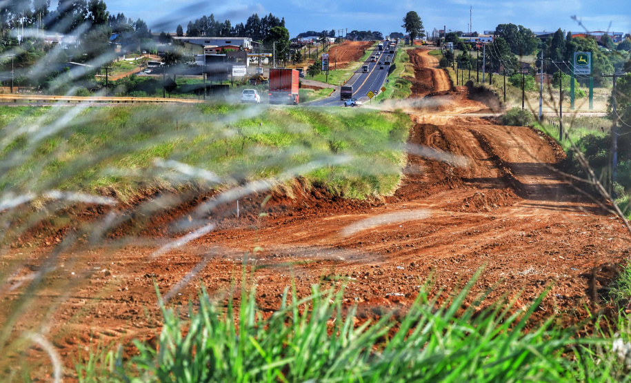 O governador Carlos Massa Ratinho Junior esteve nesta quarta-feira (14) em Guarapuava, na região Central do Estado, para vistoriar as obras de duplicação da BR-277 que cruza o perímetro urbano da cidade. Foto: José Fernando Ogura/AEN