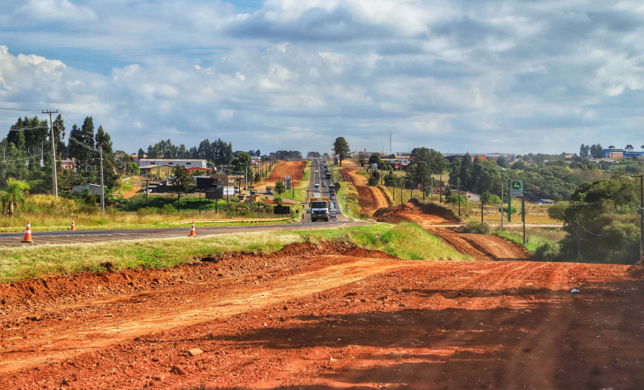 O governador Carlos Massa Ratinho Junior esteve nesta quarta-feira (14) em Guarapuava, na região Central do Estado, para vistoriar as obras de duplicação da BR-277 que cruza o perímetro urbano da cidade. Foto: José Fernando Ogura/AEN
