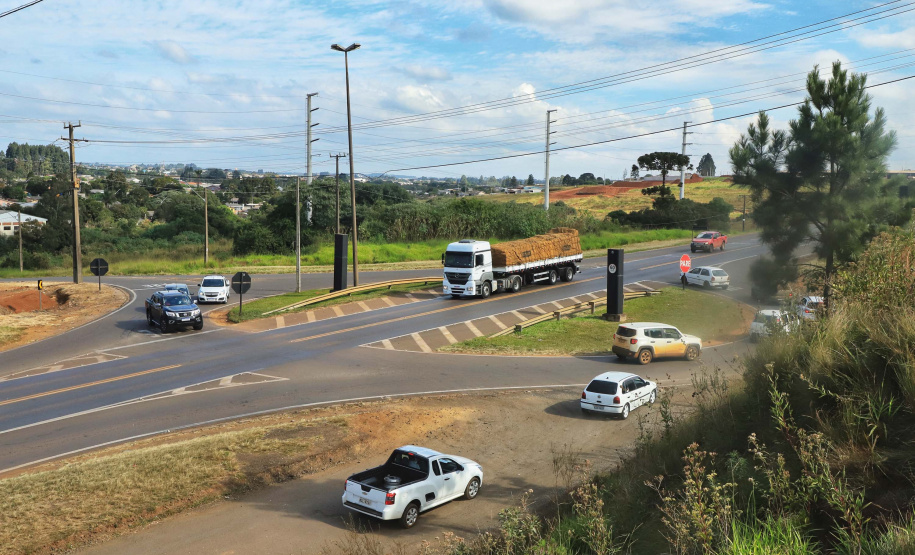 O governador Carlos Massa Ratinho Junior esteve nesta quarta-feira (14) em Guarapuava, na região Central do Estado, para vistoriar as obras de duplicação da BR-277 que cruza o perímetro urbano da cidade. Foto: José Fernando Ogura/AEN