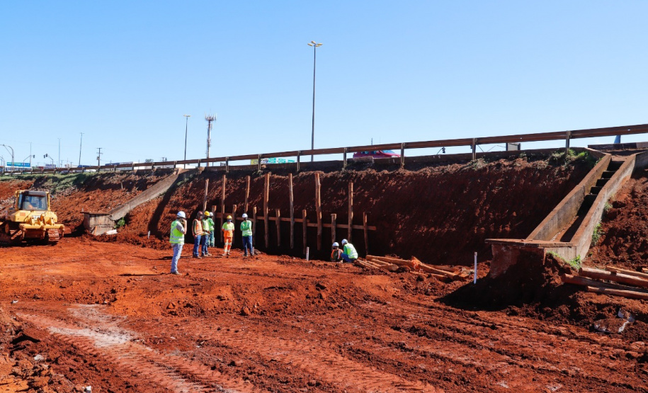 Serviços de terraplenagem, drenagem e de pavimentação estão em andamentos na readequação do Trevo Cataratas, em Cascavel, na região Oeste do estado. - Cascavel, 15/04/2021 - Foto: Divulgação DER/PR