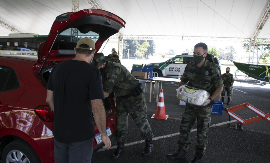 A segunda edição de arrecadação de alimentos não perecíveis, ração para cães e gatos e álcool 70% pela Campanha Solidária dos 64 anos do Batalhão de Polícia Ambiental-Força Verde (BPAmb-FV) será neste sábado (17/04), nas cidades do interior do estado onde há Companhias da unidade. - Curitiba, 16/04/2021  -  Foto: Soldado Adilson Voinaski Afonso
