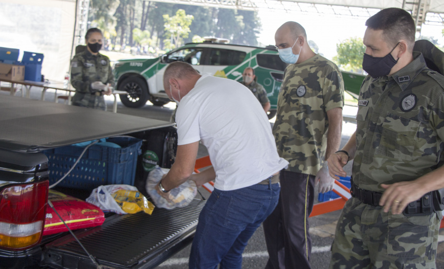 A segunda edição de arrecadação de alimentos não perecíveis, ração para cães e gatos e álcool 70% pela Campanha Solidária dos 64 anos do Batalhão de Polícia Ambiental-Força Verde (BPAmb-FV) será neste sábado (17/04), nas cidades do interior do estado onde há Companhias da unidade. - Curitiba, 16/04/2021  -  Foto: Soldado Adilson Voinaski Afonso
