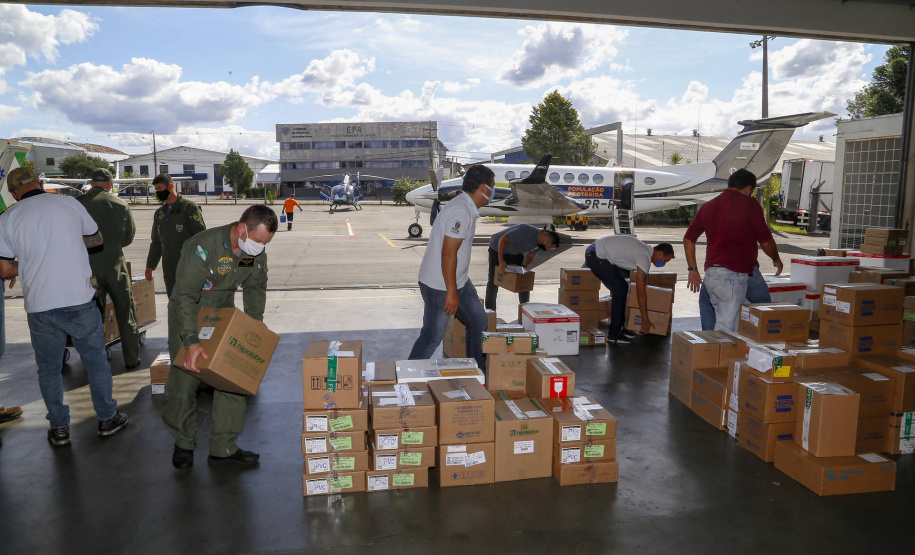 Paraná envia maior quantitativo de insumos em 24h desde o início da pandemia - Curitiba, 17/04/2021 -
Foto Gilson Abreu/Arquivo AEN