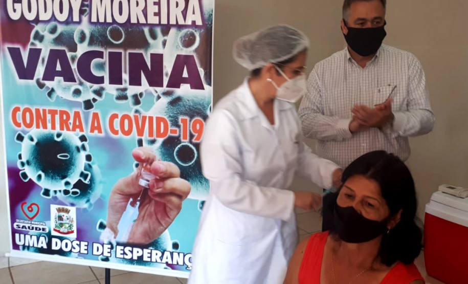 GODOY MOREIRA - Neste sábado (17), o secretário estadual da Saúde, Beto Preto acompanhou a vacinação nos municípios de Godoy Moreira, São João do Ivaí, Lunardelli, Jardim Alegre e Lidianópoilis. -Godoy Moreira, 17/04/2021 - Foto: SESA