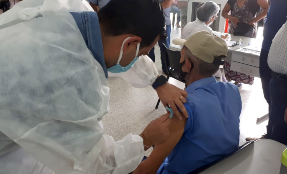 JARDIM ALEGRE - Neste sábado (17), o secretário estadual da Saúde, Beto Preto acompanhou a vacinação nos municípios de Godoy Moreira, São João do Ivaí, Lunardelli, Jardim Alegre e Lidianópoilis. - Jardim Alegre, 17/04/2021 - Foto: SESA