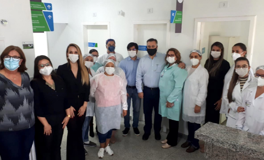 PITANGA - Neste sábado (17), o secretário estadual da Saúde, Beto Preto acompanhou a vacinação nos municípios de Godoy Moreira, São João do Ivaí, Lunardelli, Jardim Alegre e Lidianópoilis. Na sexta (16), o secretário acompanhou a vacinação no município de Pitanga, na região central. - Pitanga, 16/04/2021 - Foto: SESA