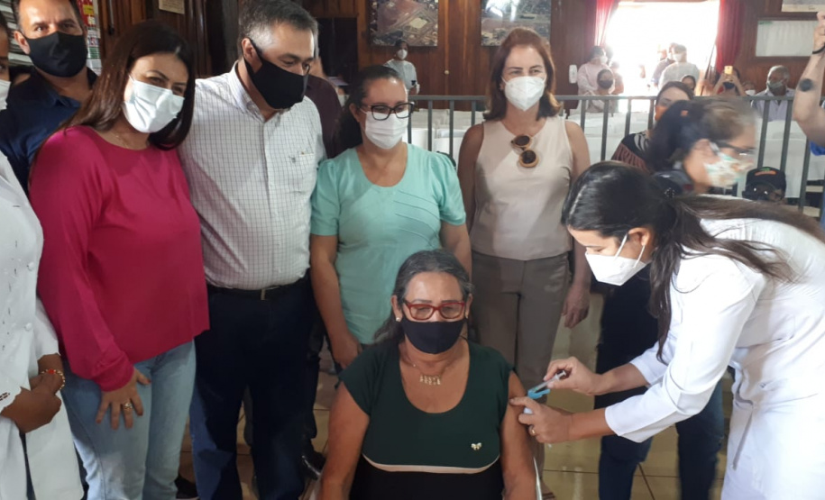 SÃO JOÃO DO IVAÍ - Neste sábado (17), o secretário estadual da Saúde, Beto Preto acompanhou a vacinação nos municípios de Godoy Moreira, São João do Ivaí, Lunardelli, Jardim Alegre e Lidianópoilis. São João do Ivaí, 17/04/2021 - Foto: SESA